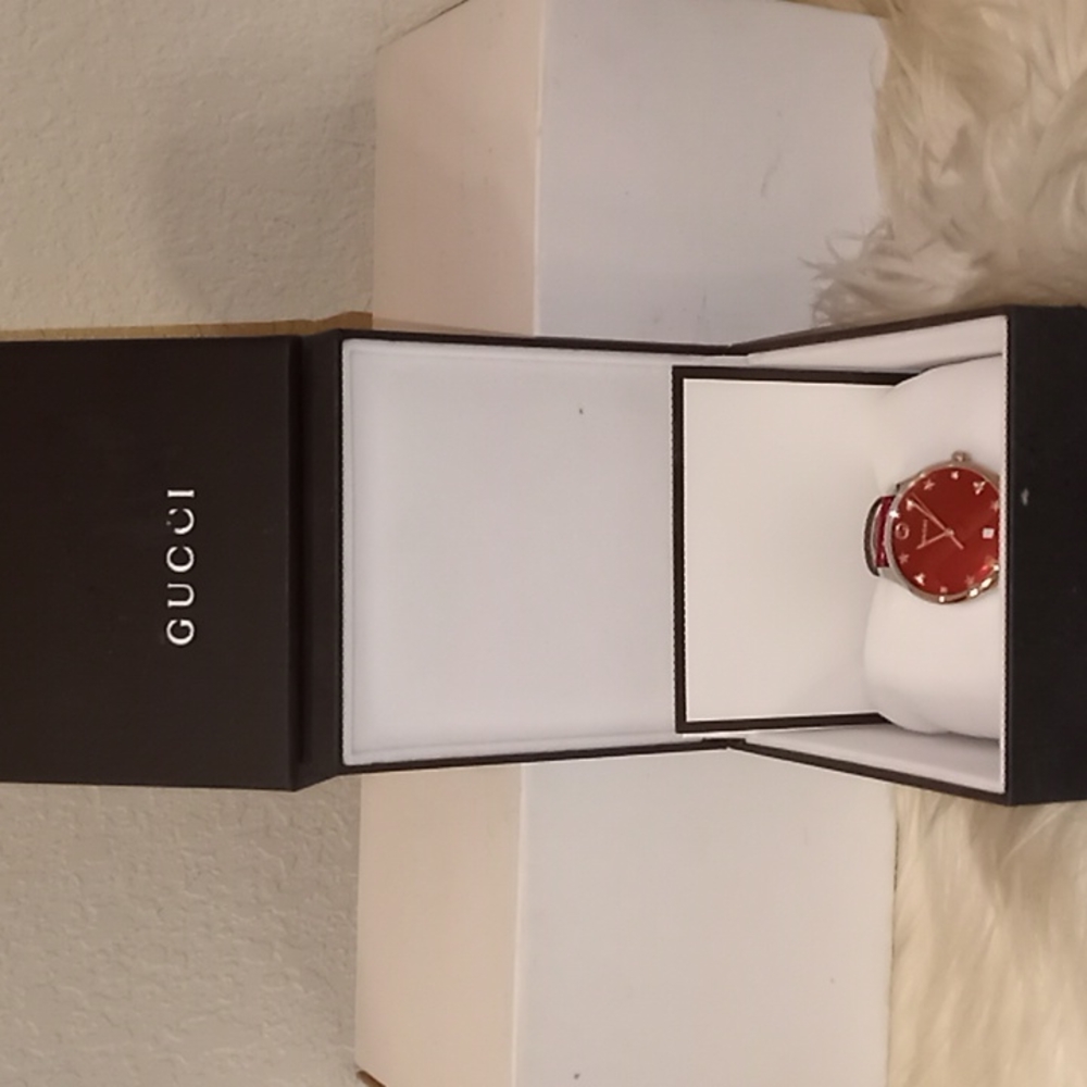 Gucci Red Patent Leather Band Watch - Picture 12 of 13